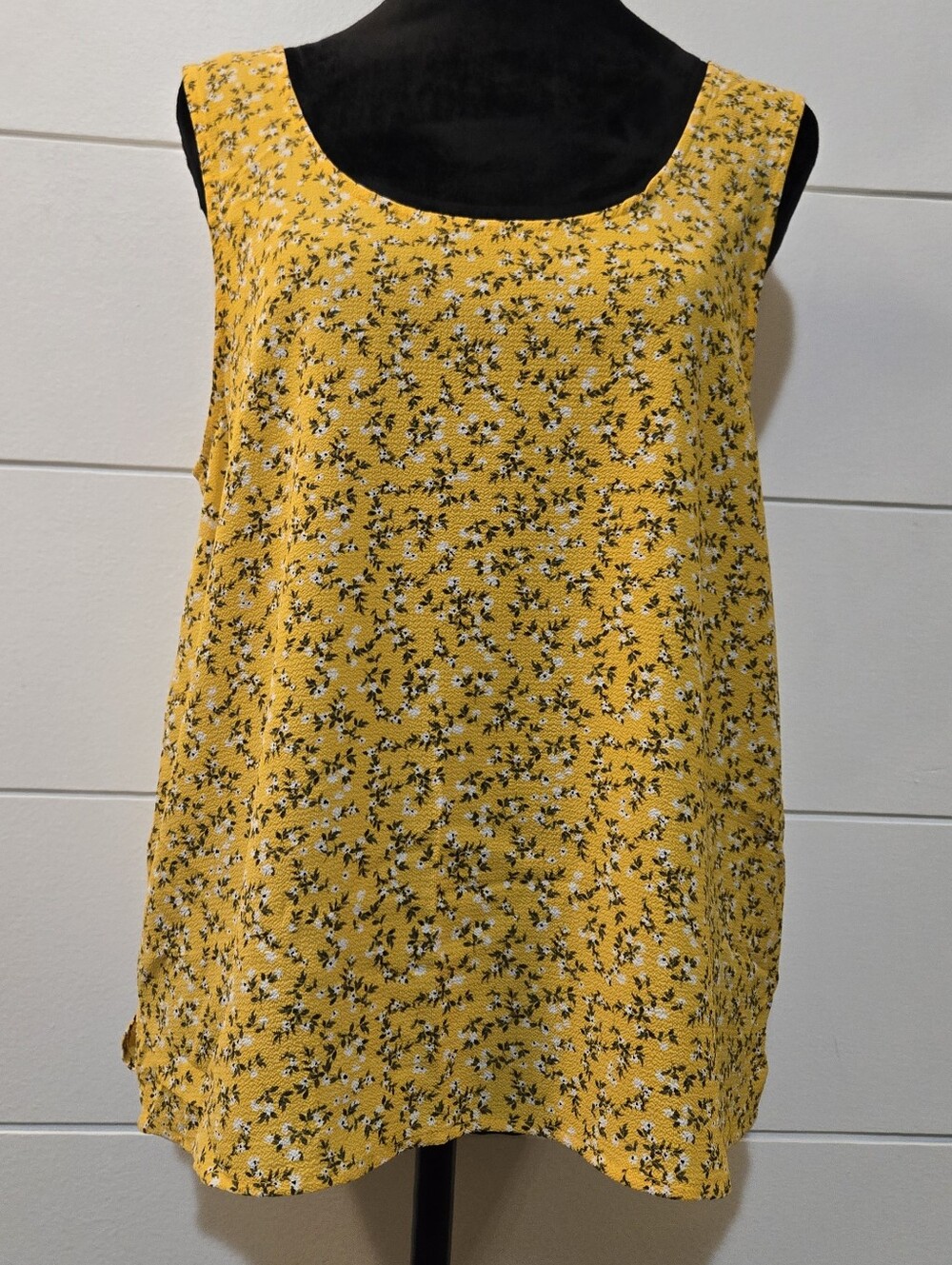 CeCe Yellow Floral Scoop Neck Women's Tank Top